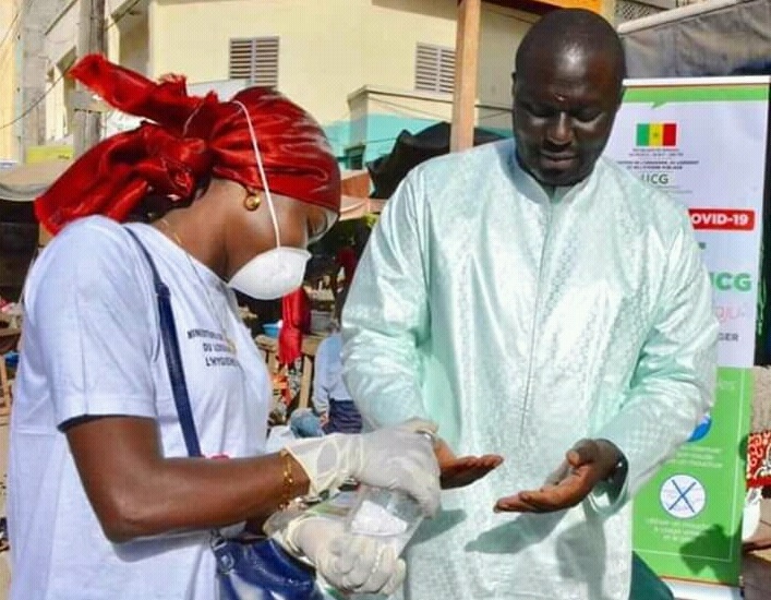 Lutte contre le COVID-19 : Abdou Karim Fofana visite les points de propreté de l&rsquo;UCG