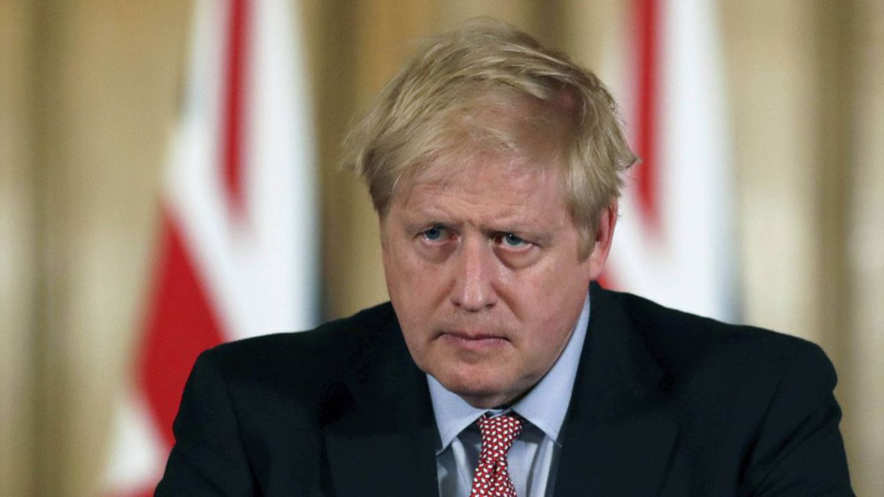 Boris Johnson hospitalisé mais «reste aux commandes»