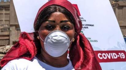 COVID-19 : la jeunesse s&rsquo;investi et appui les agents de santé du Sénégal