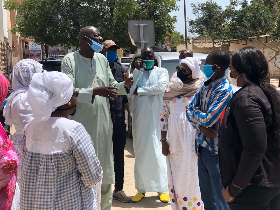 COVID19 / La plateforme des femmes parlementaires offre des lots de masques aux vendeuses de marché Castor
