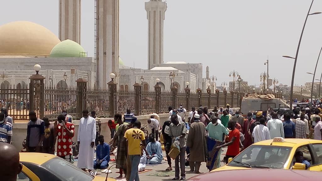 Reprise prière Vendredi : La grande mosquée de Massalikoul Djinane déjà dans la ferveur avec les fidèles (Images)