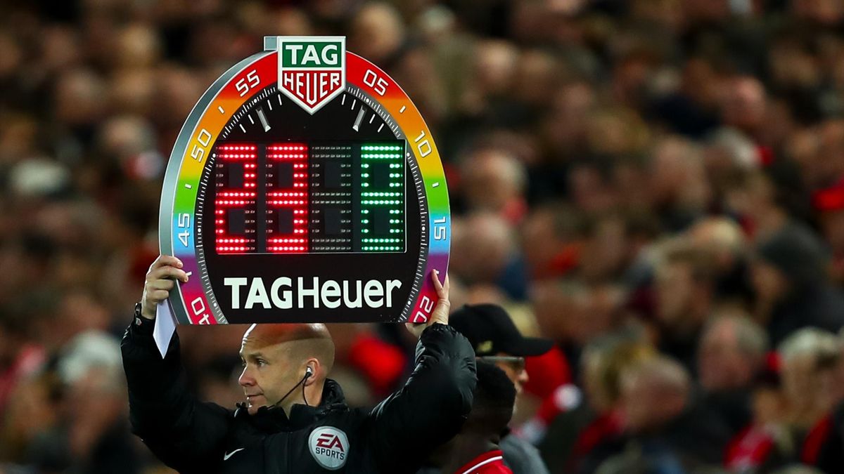 La Fifa autorise temporairement cinq changements