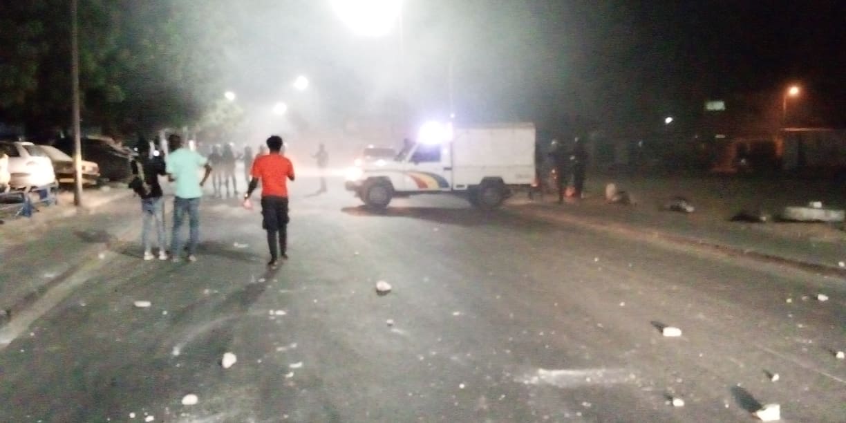 Couvre-feu : Et le feu couvre le pays