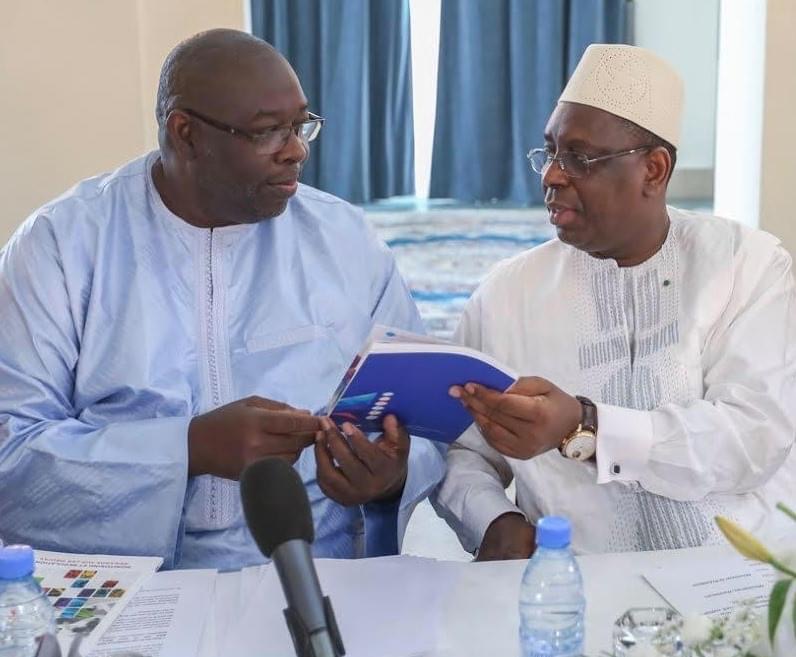 Le Président Macky Sall rend hommage à Babacar Touré et présente ses condoléances