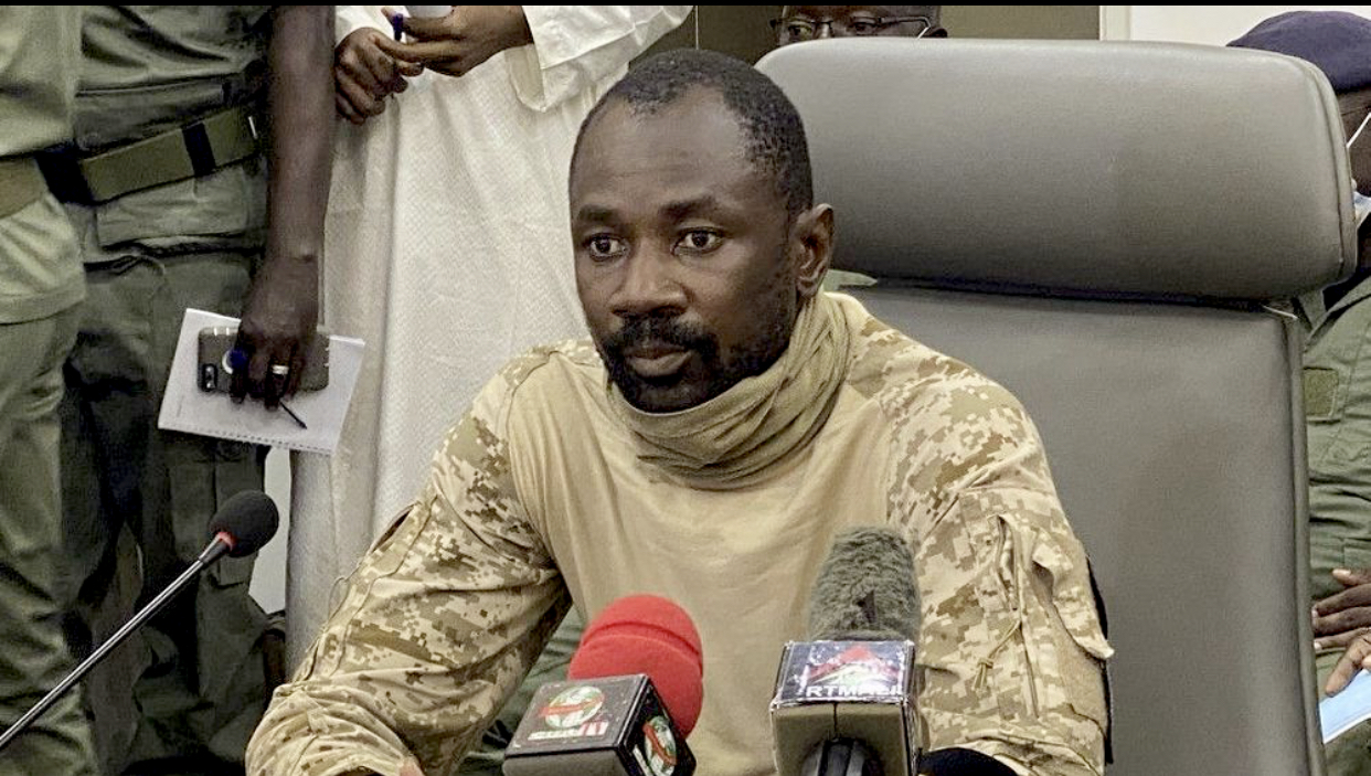 Mali : le Colonel Assimi occupe désormais le rôle de Président