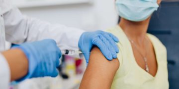 Covid-19 : l’Agence européenne des médicaments donne son feu vert pour le vaccin de Moderna.