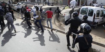 Couvre-feu à Thiaroye : Des jeunes assiègent le poste de police.