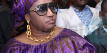 L’ancienne ministre Aminata Lo Dieng arrêtée pour non respect du couvre feu.