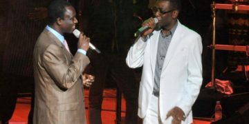 Youssou Ndour encore lauréat de Grammy Awards 2021 et le dédie à feu Thione Seck