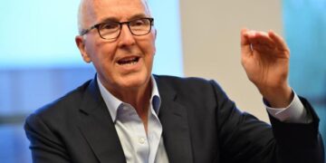 McCourt à Marseille pour le mercato et les rumeurs autour de la vente du club.