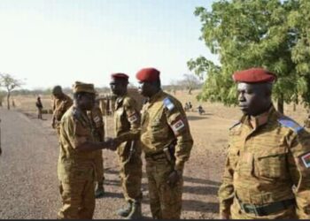 L&rsquo;armée Burkinabé attaque des terroristes en pleine formation
