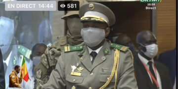 Mali: le colonel Assimi Goïta rassure ses partenaires lors de son investiture