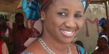 DES KITS ALIMENTAIRES DISTRIBUÉS PAR MARIAMA SARR  AUX AGENTS DE SON MINISTÈRE