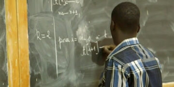 UN PROF DE MATHS TRANSFORME SES « COURS DE RENFOCEMENT » EN « SÉANCES DE SEXE »