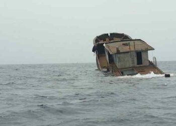 Un navire coulé au large pour servir de refuge aux poissons au Sénégal