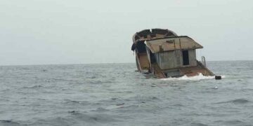 Un navire coulé au large pour servir de refuge aux poissons au Sénégal