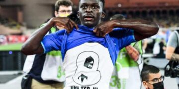 Bamba Dieng sur le trône de la canebière