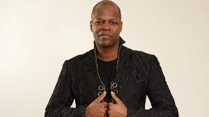 Présentateur 24 et ancien journaliste de RFi, AMOBÉ MÉVÉGUÉ, n’est plus