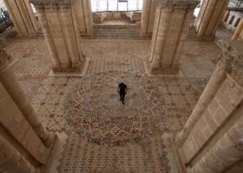 Une des plus vastes mosaïques au monde en Palestine