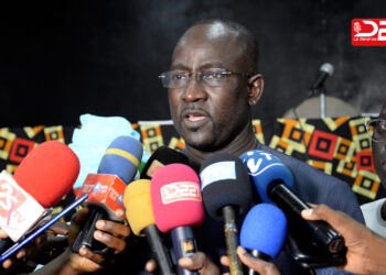 L&rsquo; AIBD à L&rsquo; école: 20.000 Cahiers et 4.000 Boites de craies Remis Aux Ecoliers