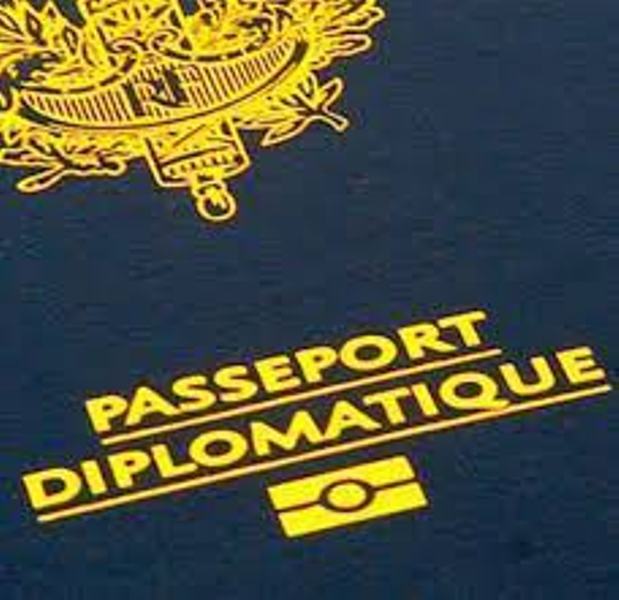 Cheikh Amadou Tidiane SALL serait-t-il emporté par le présumé trafic des passeports diplomatiques?