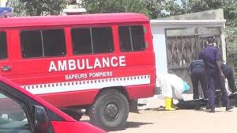 Elle administre un coup de couteau 