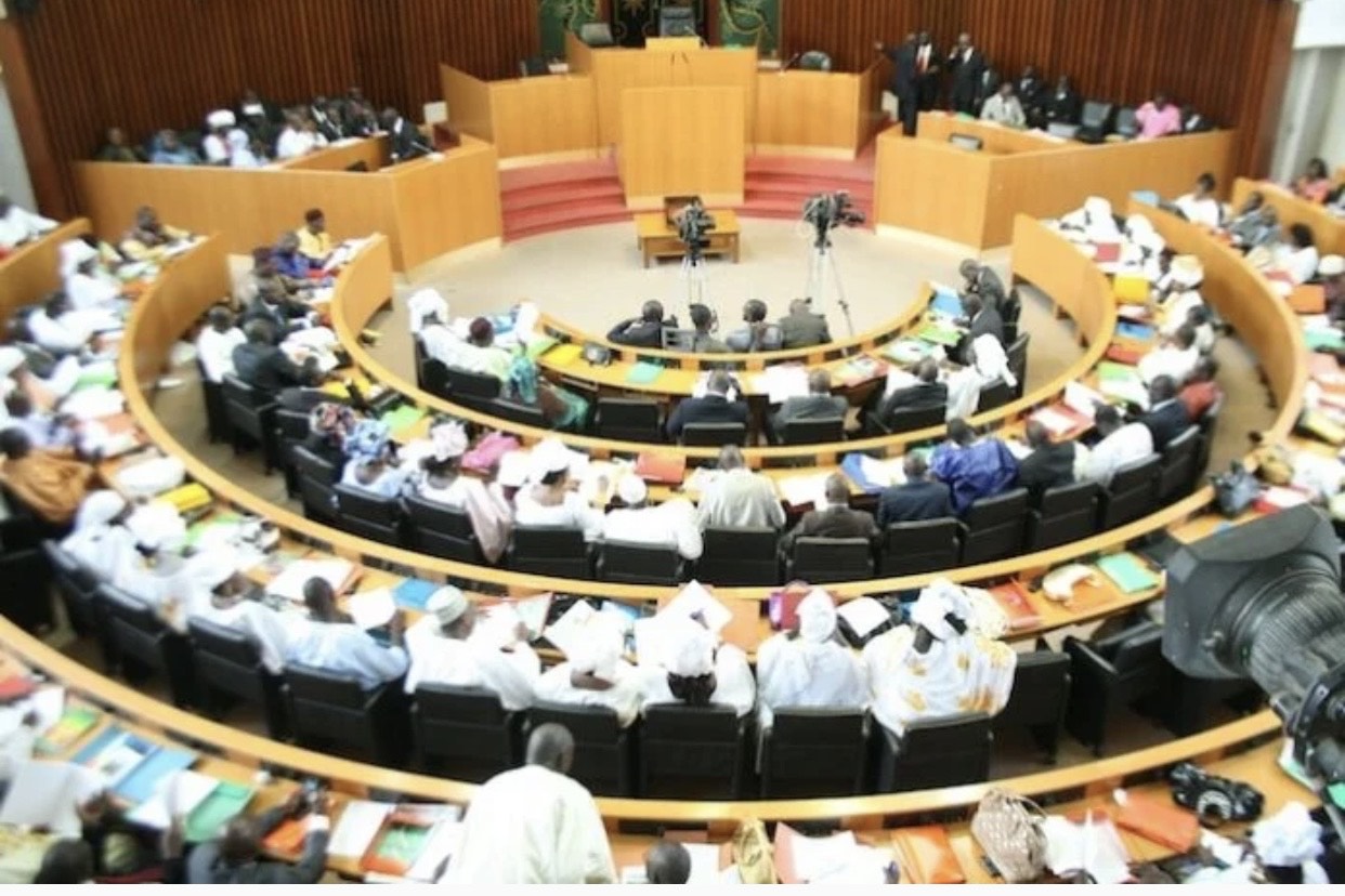 Assemblée national: Antoine Diome s&rsquo;exprime sur l&rsquo;augmentation du nombre de députés devant les élus en plénière ce vendredi.