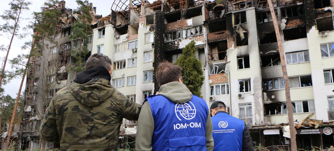 Près d’un million de déplacés vont bénéficier du programme de réhabilitation d’abris de l’OIM