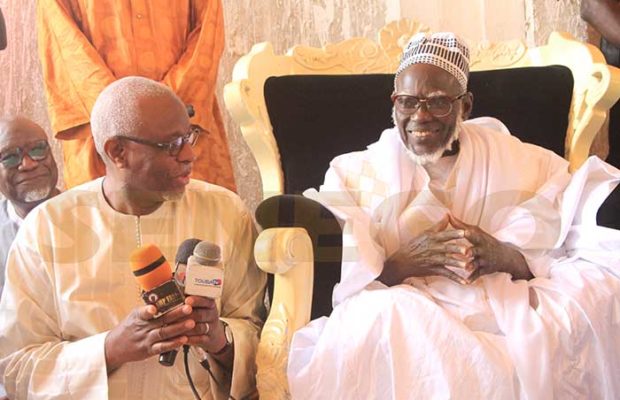 Mbackiou Faye offre un milliard de francs CFA au Khalife général des mourides pour « Adiya »