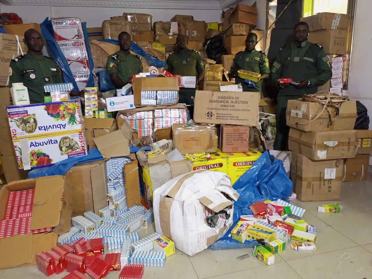 Saisie « record » de faux médicaments à Thiaroye pour une contrevaleur d’un milliard cent cinquante millions Francs CFA (1 150 000 000)