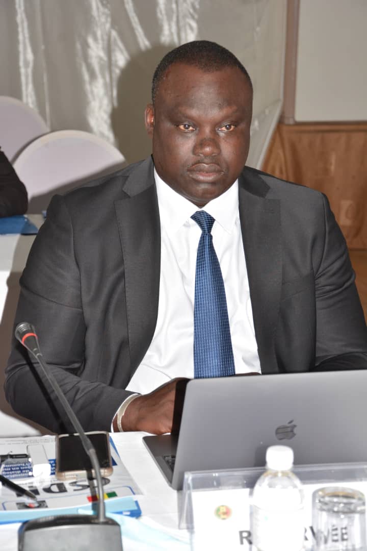 Le degré d’ignorance par Mr Diaz des textes sur la decentralisation au Sénégal alors meme qu il est censé  être le Maire de la plus grande ville du Pays a savoir Dakar la capitale du Senegal…