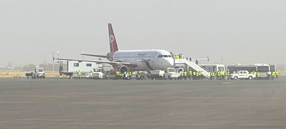L’ONU salue le premier vol commercial depuis l&rsquo;aéroport de Sanaa au Yémen en près de six ans