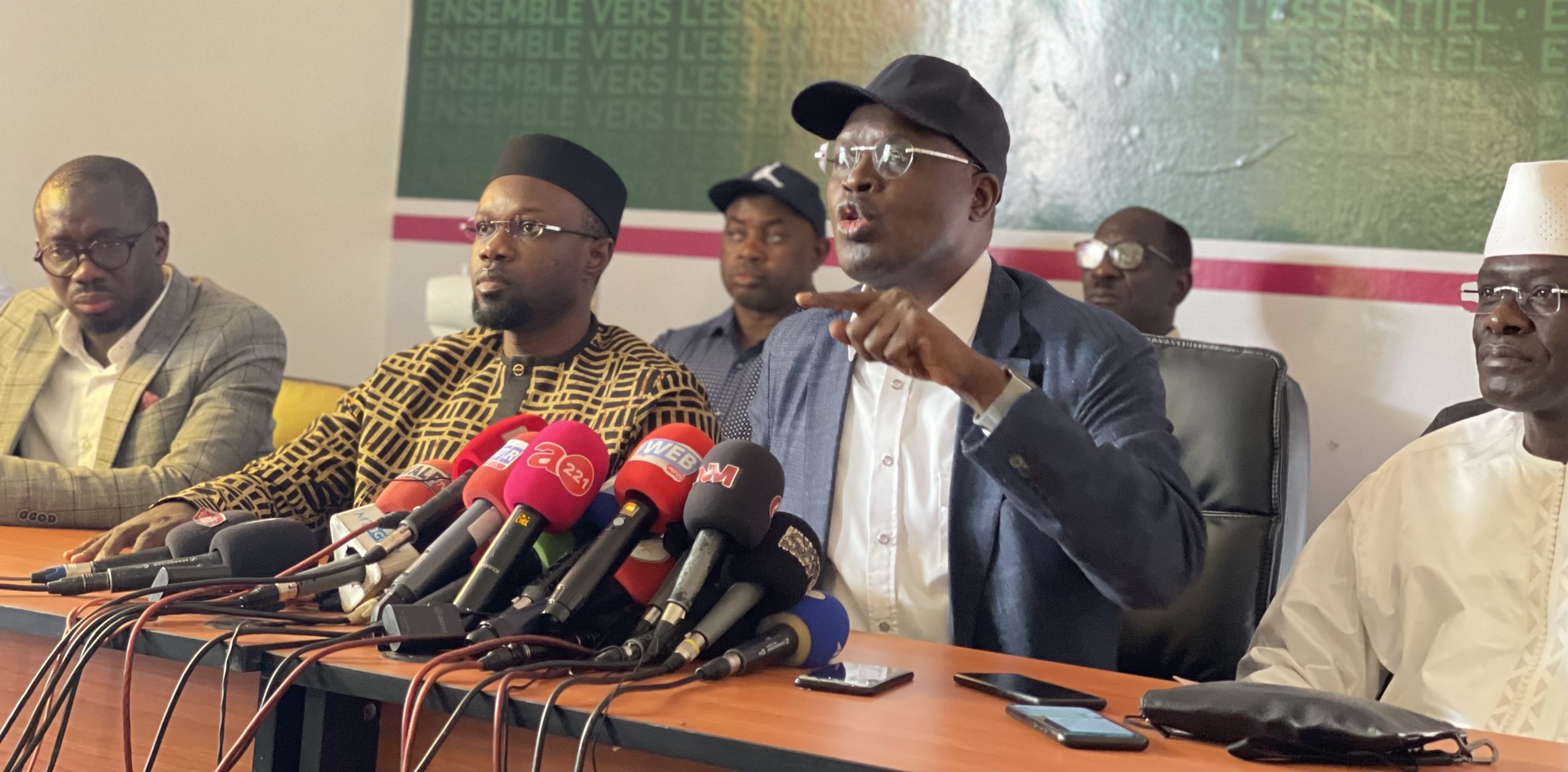 YAW accuse l’État du Sénégal d’être le seul responsable de tous les morts du 17 juin,  exige la libération  des otages politiques et annonce une plainte