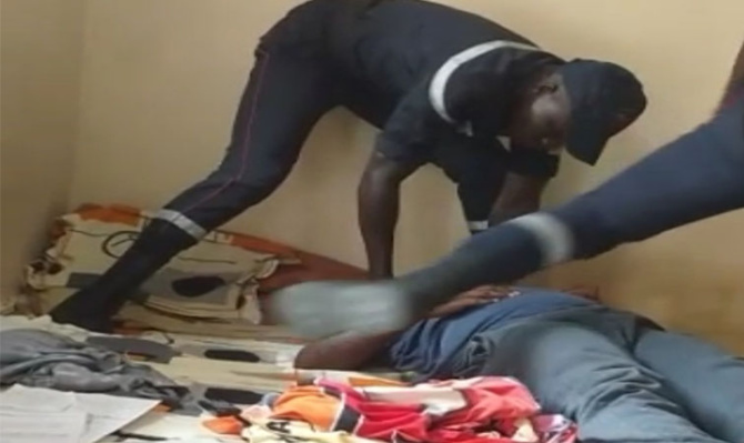 Grève de faim des Handicapés diplômés du Sénégal, les sapeurs pompiers évacuent un d&rsquo;entre eux