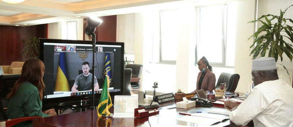 « Les Russes se servent de vous ! »Volodymyr Zelensky devant l’Union africaine