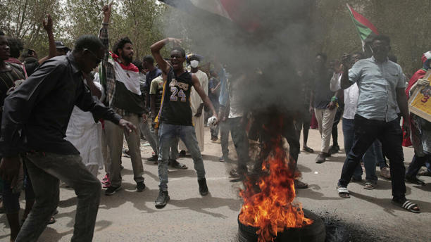 Discussions de paix entre civils et militaires sine die au Soudan reportées