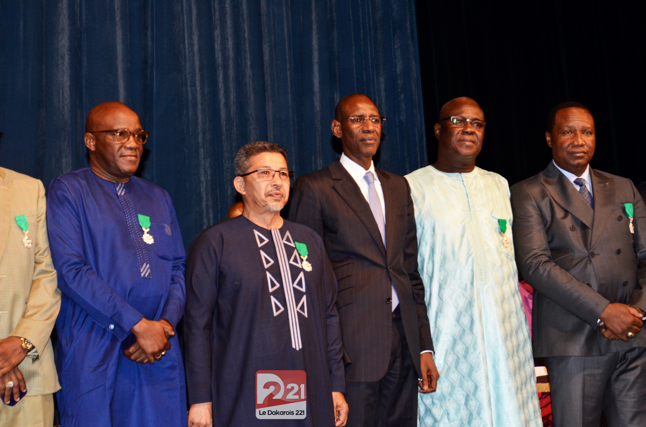 Album de la cérémonie de remise de décorations aux agents nommés ou promus dans les ordres nationaux,  organisée par le Ministère des finances et du budget.