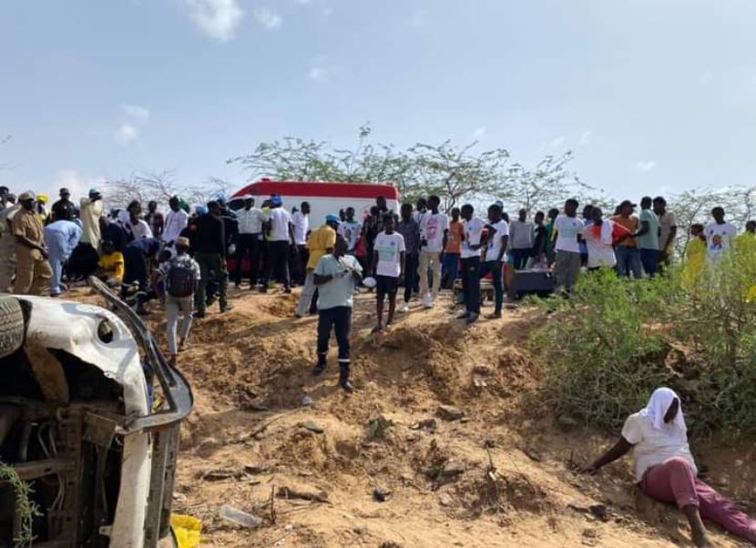 À SAINT-LOUIS WALLU SUSPEND SA CAMPAGNE DU JOUR PAR SOLIDARITÉ À SES MILITANTS BLESSÉS, SUITE À UN ACCIDENT.