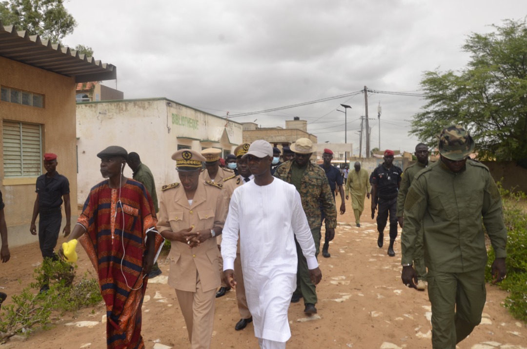 A 48heures des élections législatives, le ministre de l&rsquo;intérieur Antoine Félix Diome rend visite aux centres de Vote