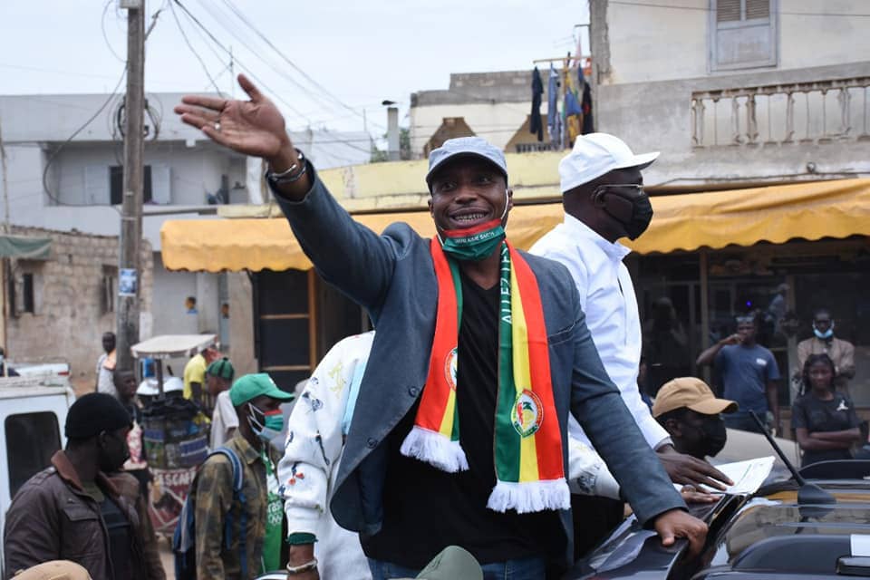 Le maire de la ville de Dakar en caravane pour sensibiliser et couronner le tout. 
