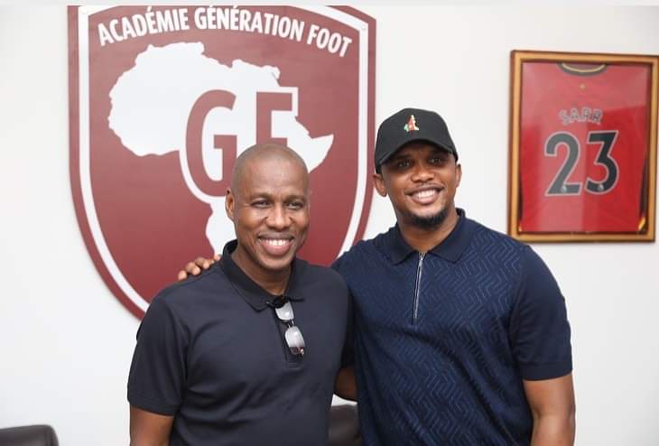 La légende camerounais Samuel Eto’o en visite à Dakar à la Génération Foot.