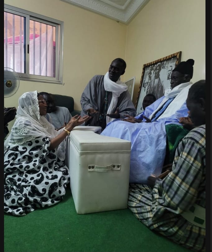 À Touba, le Khalif général des Baye Fall reçoit la députée Mame Diarra Fam.