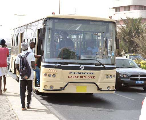 LES TRAVAILLEURS DE DAKAR DEM DIKK DÉCRÈTENT UN LUNDI ROUGE ET MENACENT !