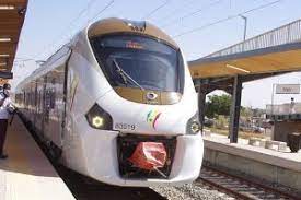 PLUSIEURS PASSAGERS DU TER EVANOUIS APRES UNE LONGUE PANNE ET SURCHARGE