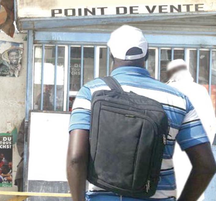 Avec les 10 millions de son frère, Mor Fall en joue au pari-foot, perd 2 millions de FCFA.