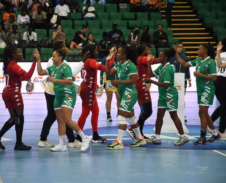 LES LIONNES DU HAND-BALL REUSSISSENT LEUR BAPTEME DE FEU A LA CAN