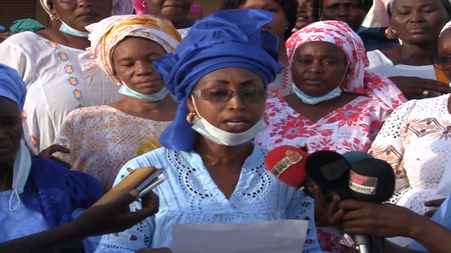 LES FEMMES DE L’APR DE WAKHINANE-NIMZATH COMPTENT POURSUIVRE LEURS ACCUSATEURS «&nbsp;DE VOULOIR QUITTER LE PARTI PRESIDENTIEL&nbsp;»