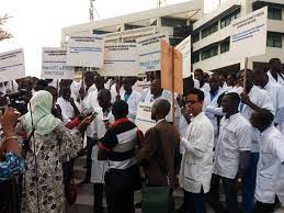 Les internes et anciens internes des hôpitaux du Sénégal annonce leur mot d&rsquo;ordre de grève de 48H.