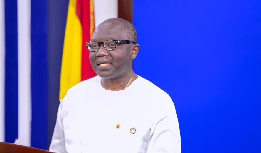 Ken Ofori – Atta a annoncé hier, la suspension du paiement  de la dette extérieure du Ghana.