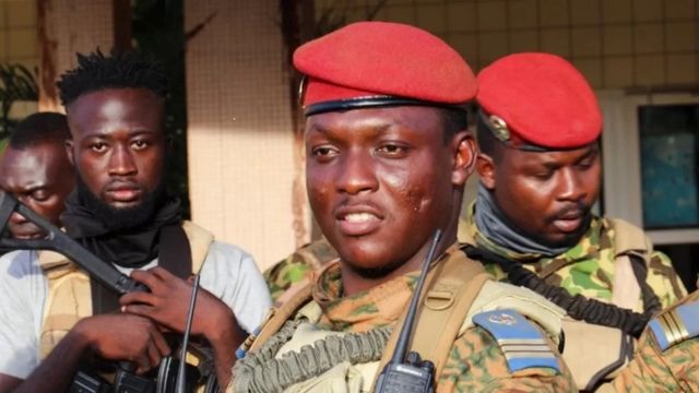 Burkina Faso : la rue favorable au départ des troupes françaises